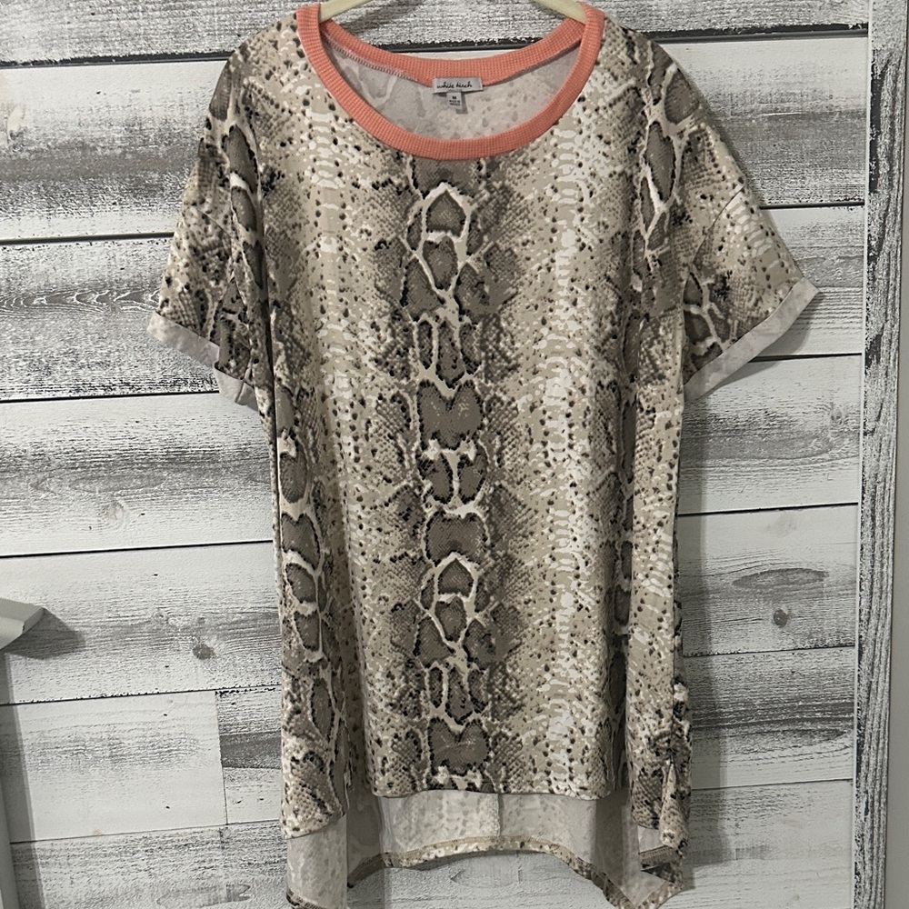 White Birch Snakeskin Print Short Sleeve Top with Coral Trim